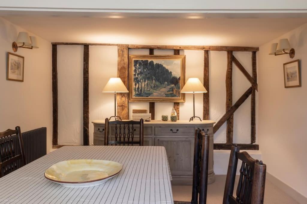 Cosy Cottage With Beautiful Garden, Hottub & Sauna Marden  Екстер'єр фото