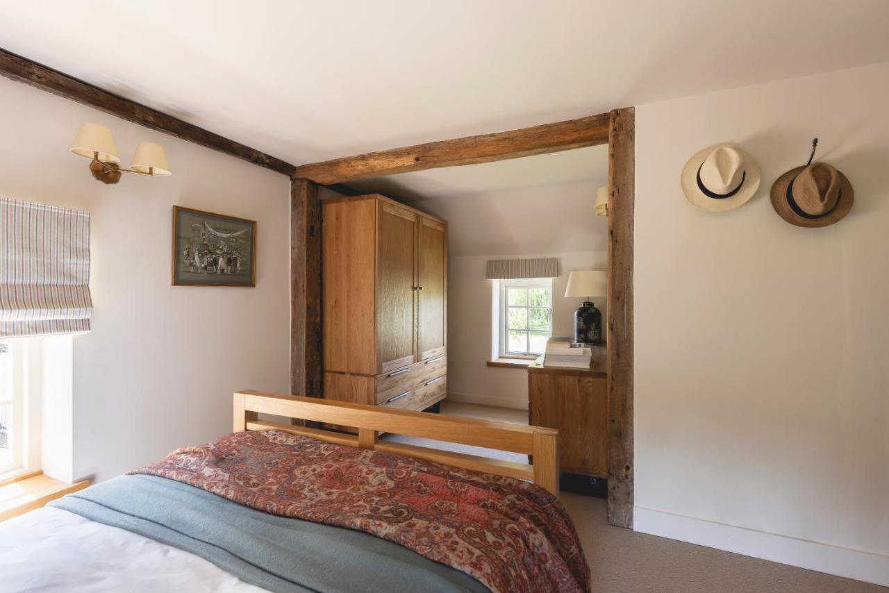 Cosy Cottage With Beautiful Garden, Hottub & Sauna Marden  Екстер'єр фото